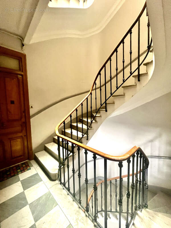 Appartement 4 pièces Bourgeois 82m2 - NICE   Villa Arson - - photo 9