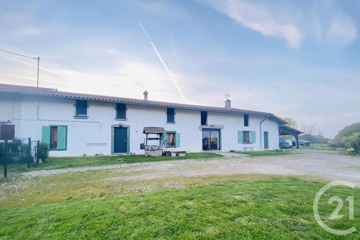 Maison à DOMMARTIN-LES-CUISEAUX