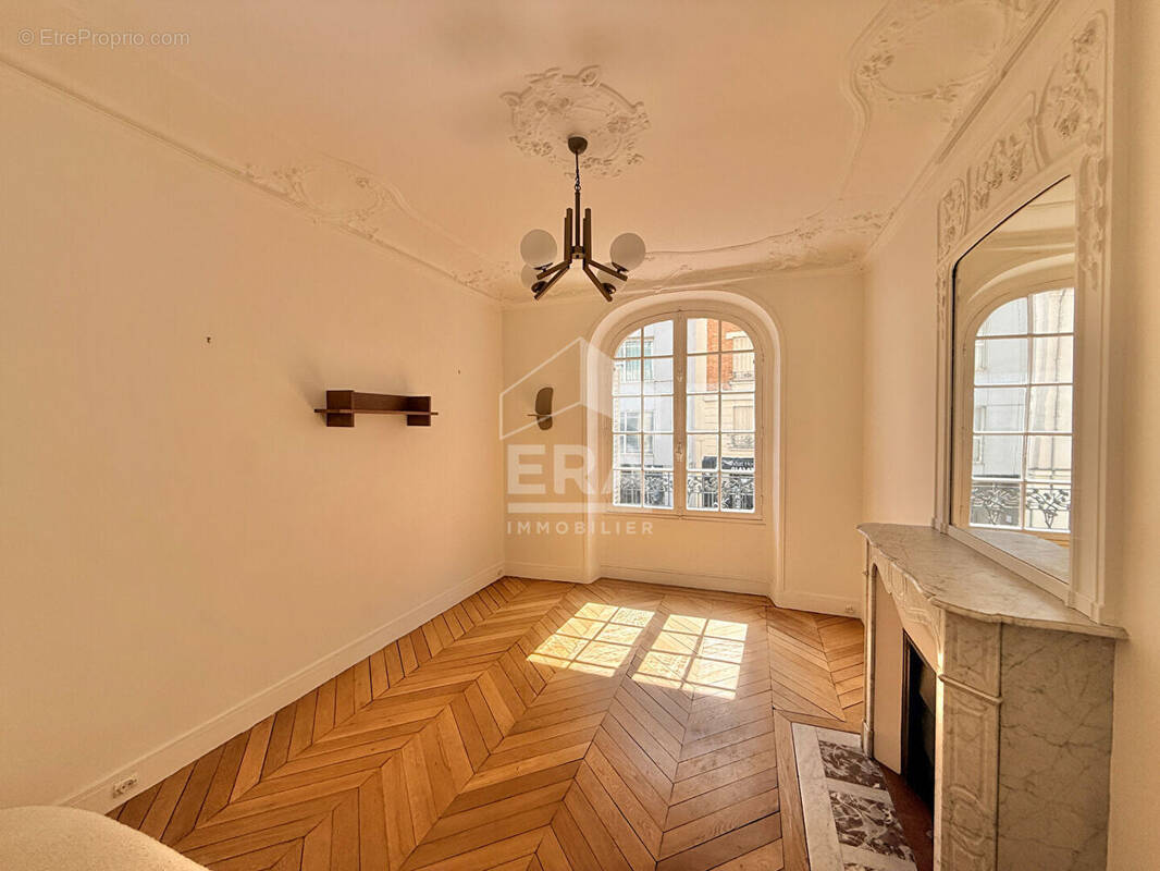 Appartement à PARIS-12E