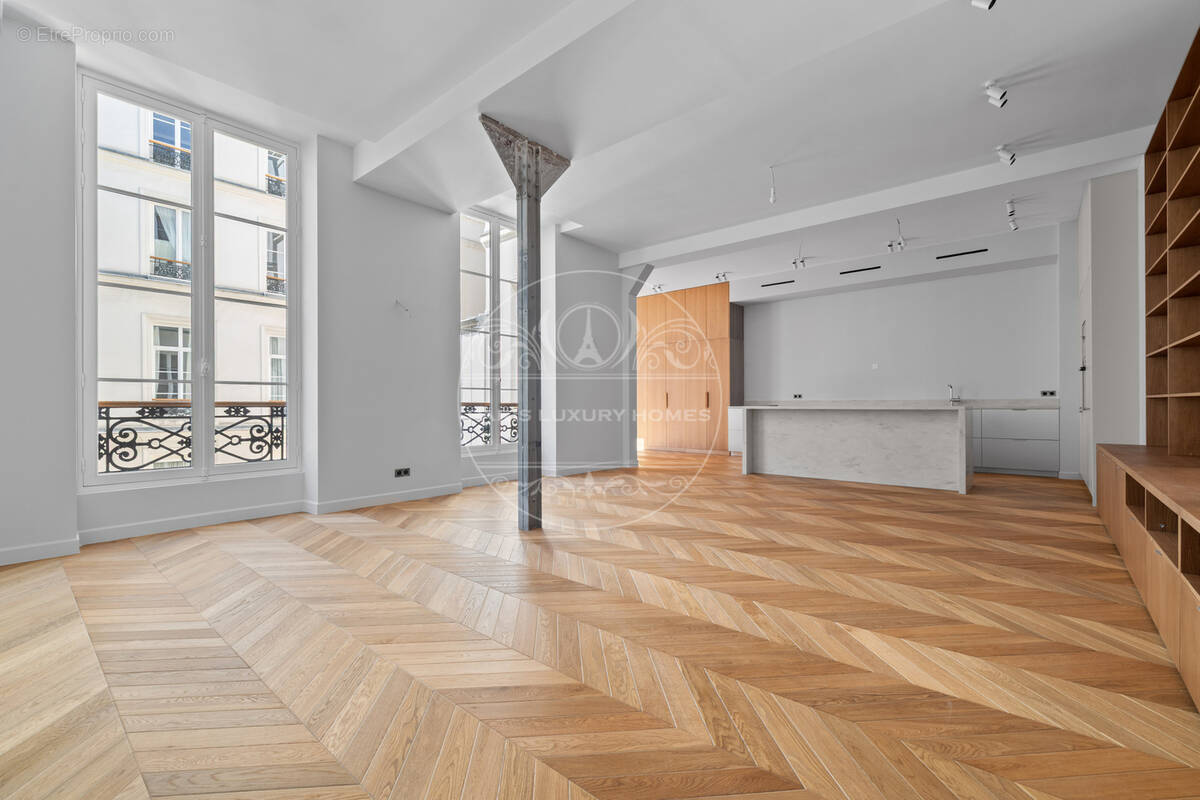 Appartement à PARIS-1E