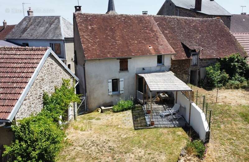 Maison en pierre entièrement rénovée, 95m², avec dépendances, terrain de 1154m² 148 000 € - photo 45