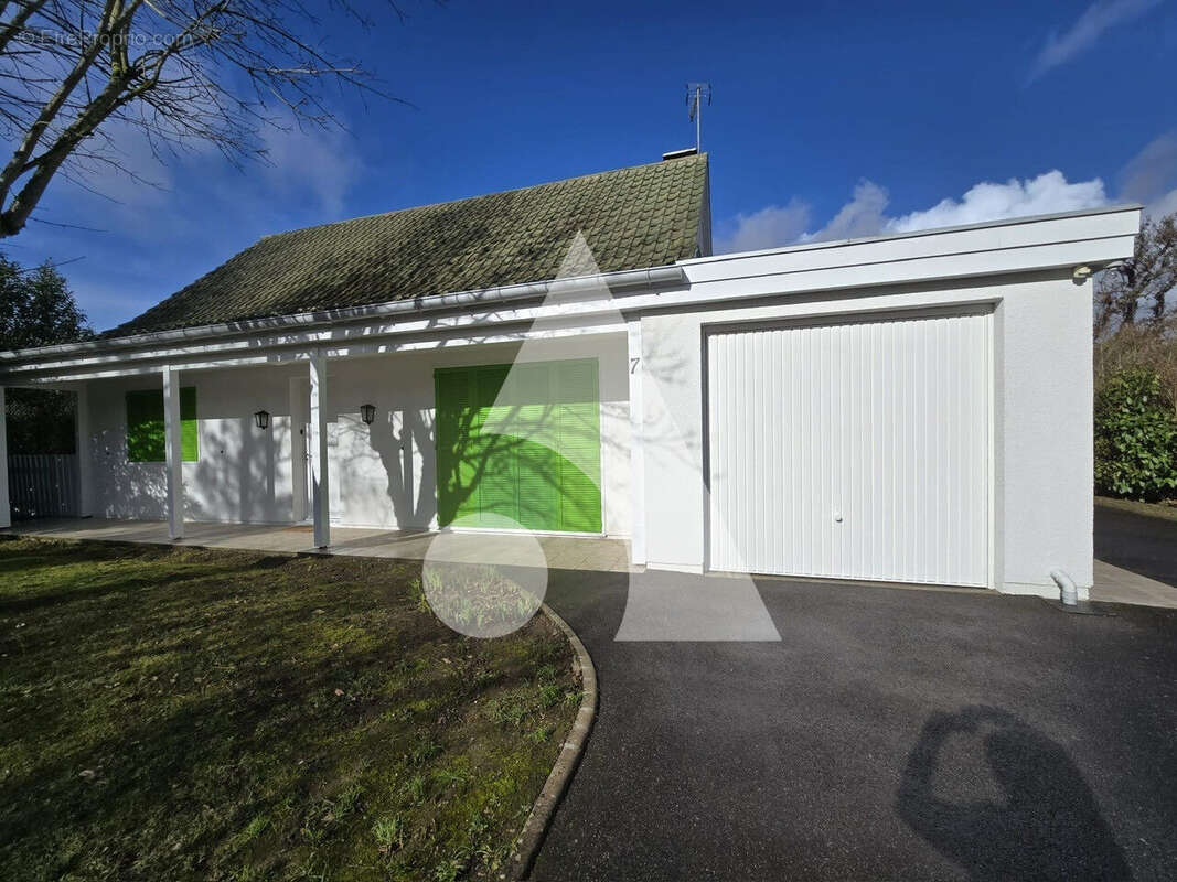 Maison à MENNECY