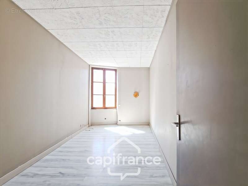 Ancien bar-restaurant avec logement – Fort potentiel au cœur de Châteaumeillant - photo 22