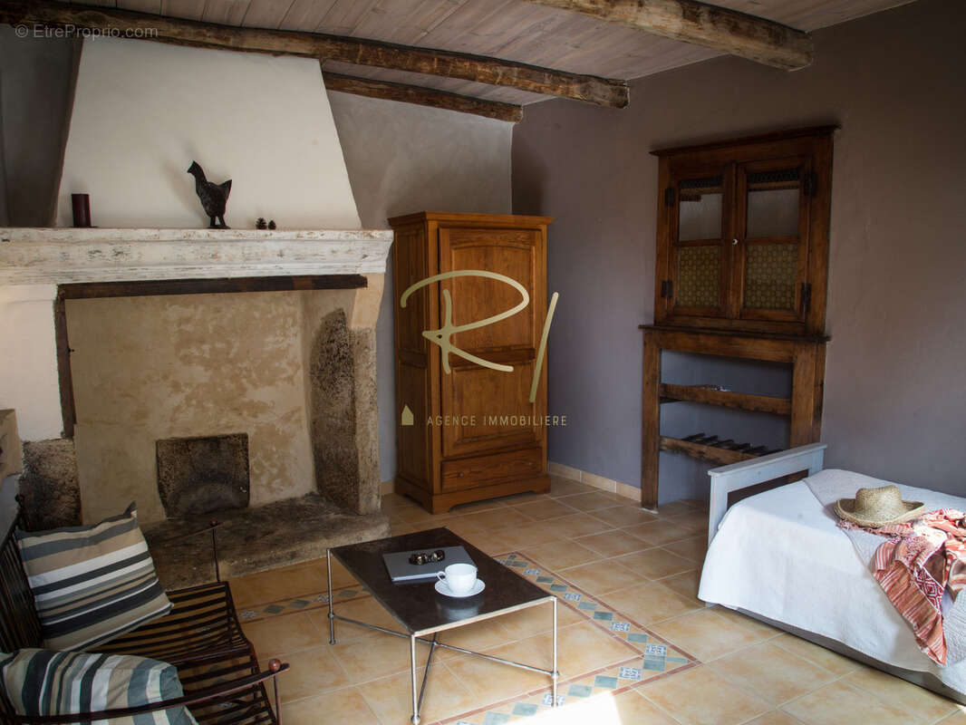 Maison à RUOMS
