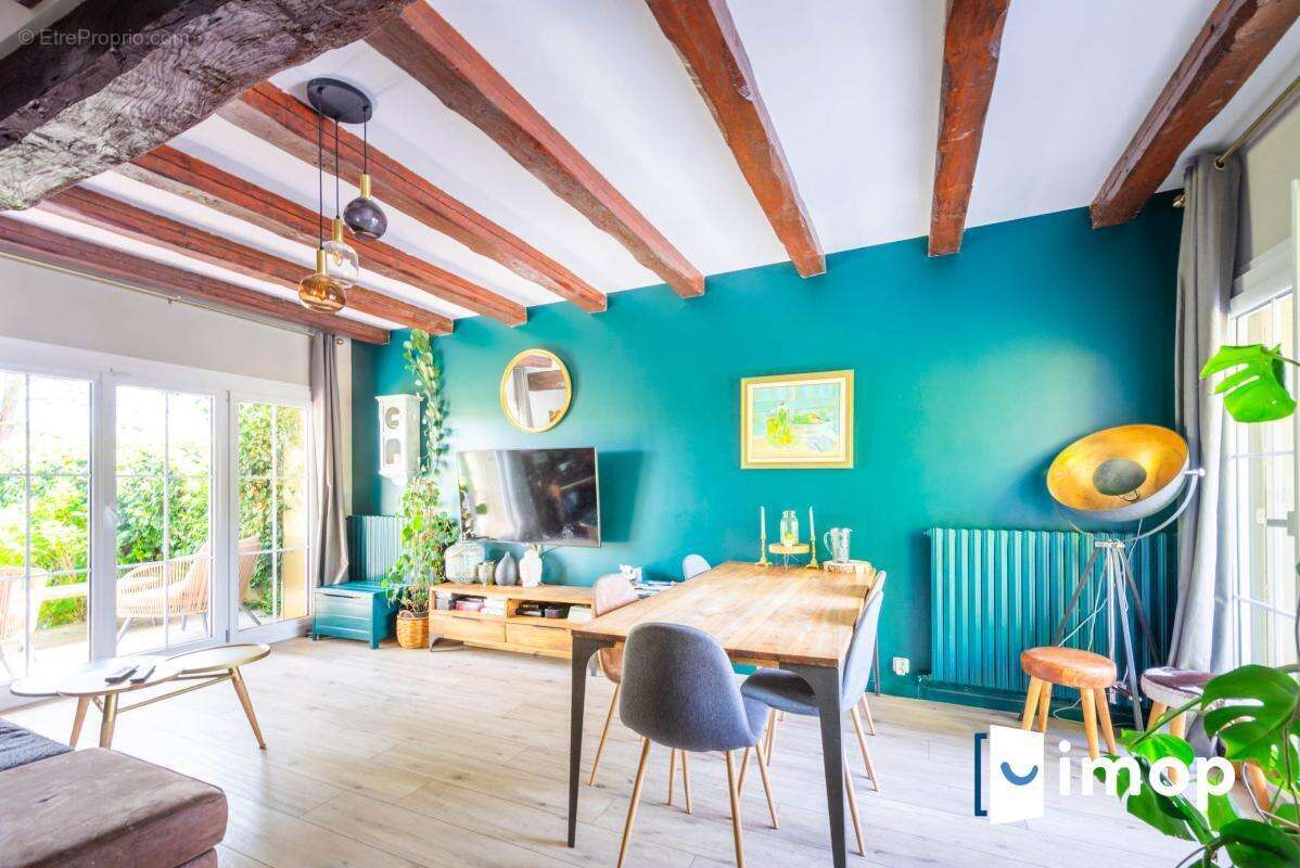 Maison à PLAISIR