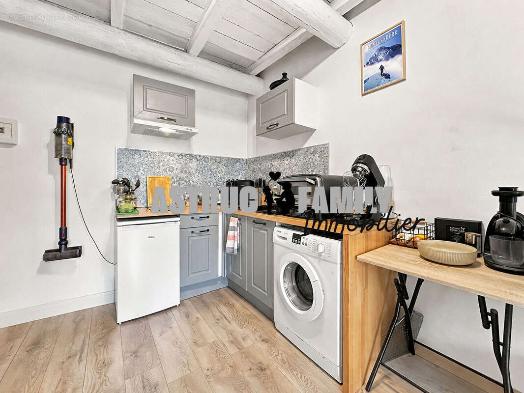 Aigues-mortes intra-muros - maison de charme de 106 m² - patio - appartement indépendant - photo 11