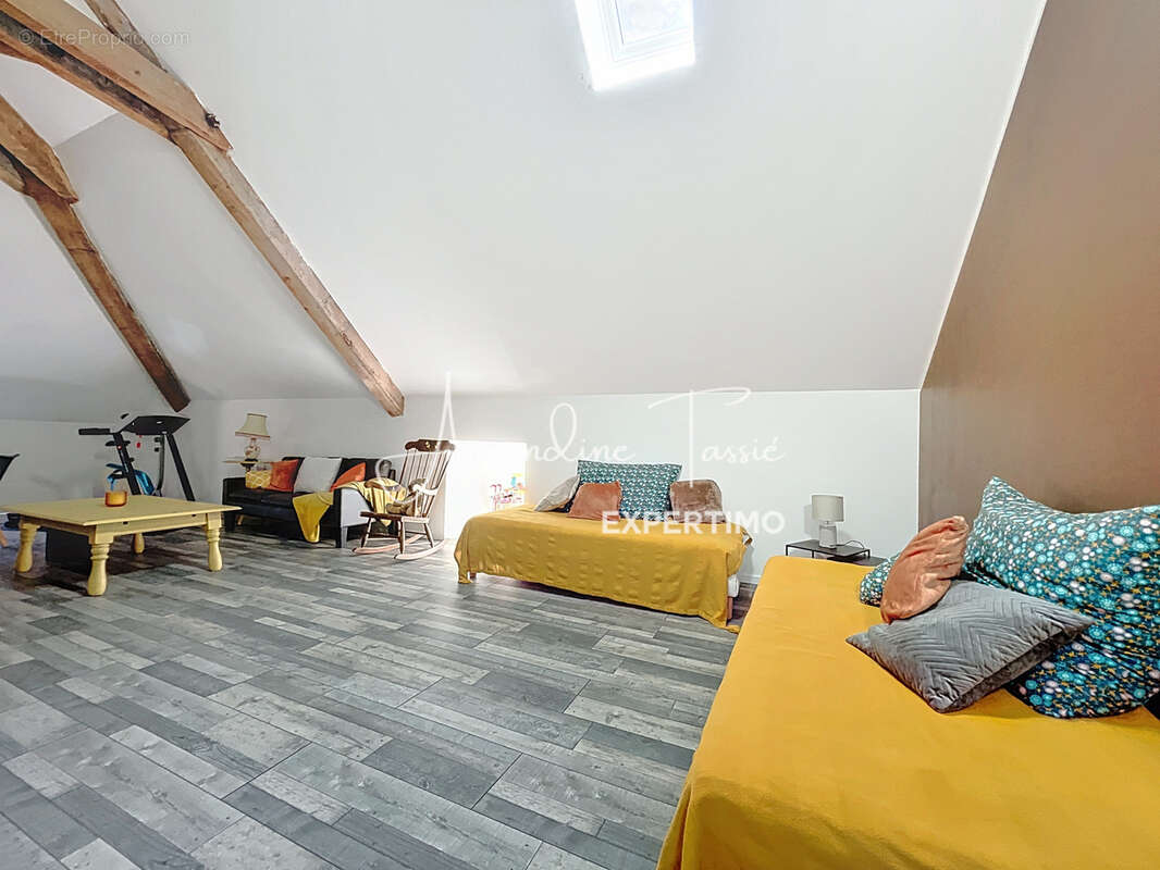 Appartement à COMPEYRE