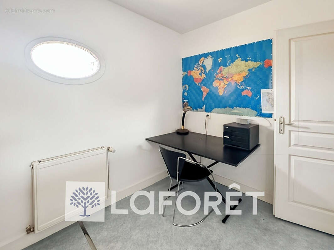 À vendre, maison contemporaine 4 pièce(s) 157 m2 avec un double-garage et piscine située entre GEMOZAC (17260) et SAINTES (17100 - photo 14