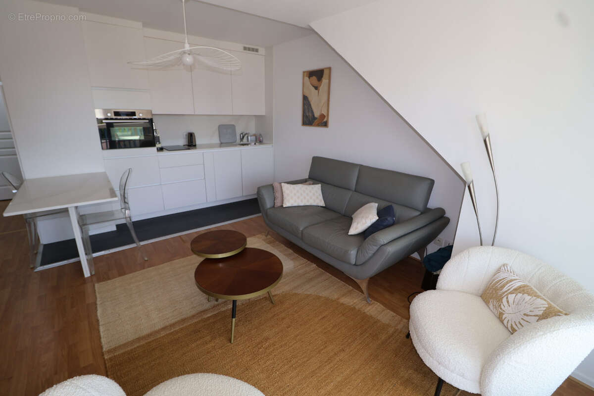 Au coeur de la ville magnifique 2 pièces cabine avec balcon plein sud et cave - photo 8