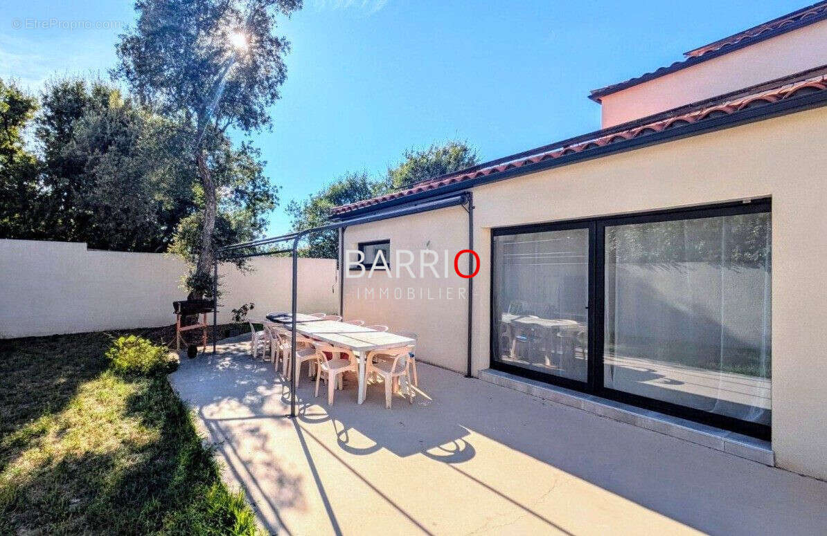 Maison à LAROQUE-DES-ALBERES