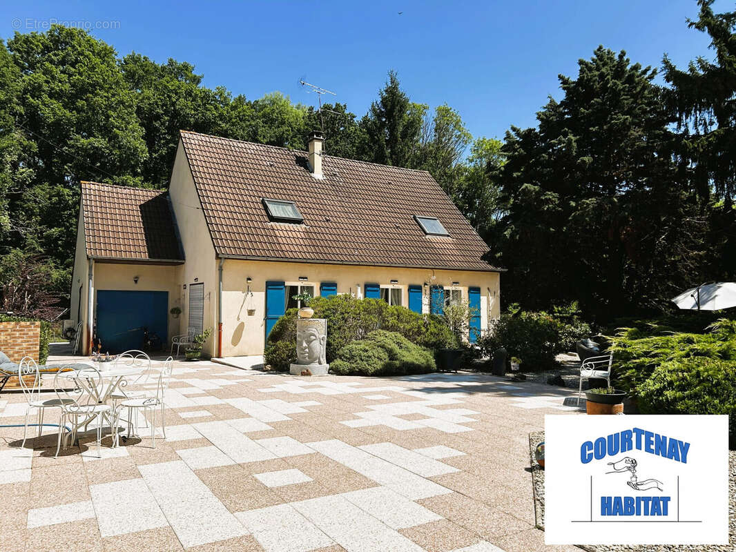 Maison à COURTENAY