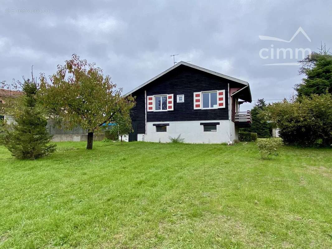 Maison à MONTROND-LES-BAINS