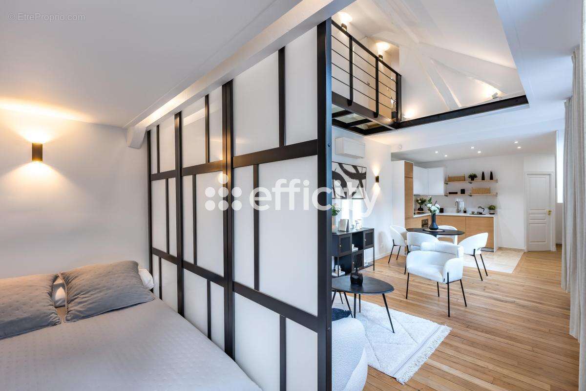 Appartement à PARIS-7E