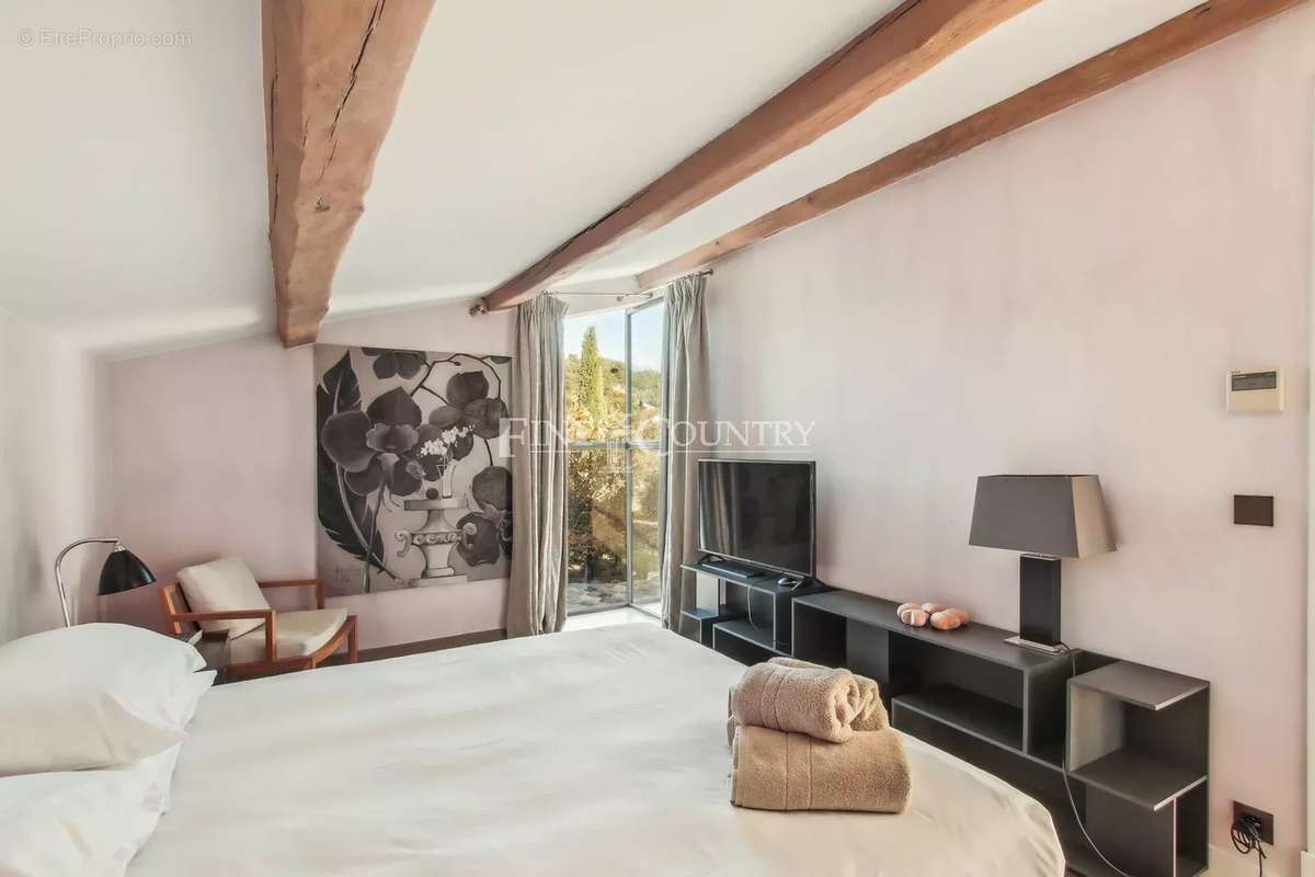 Maison à TOURRETTES