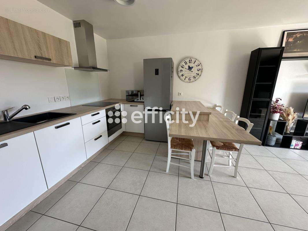 Appartement à MEYZIEU