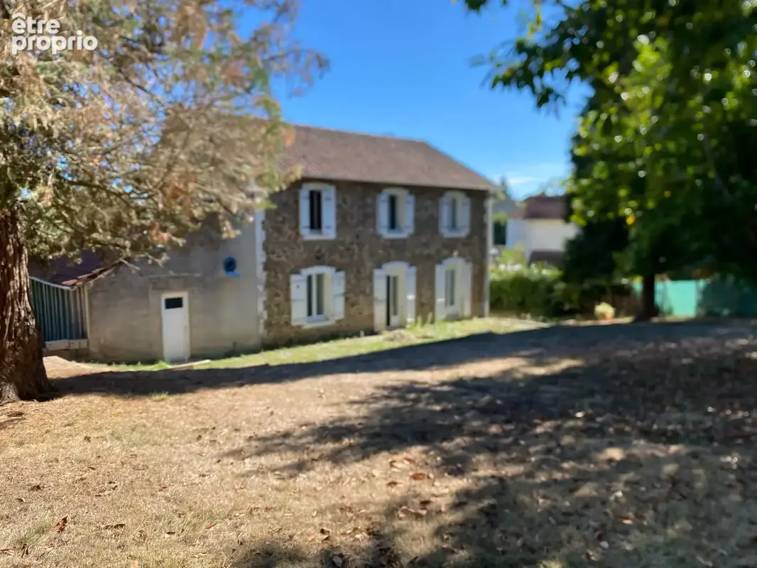 A 20 mn de limoges, cette bâtisse de 140m2 offre charme & confort sur 2500m2 - photo 4