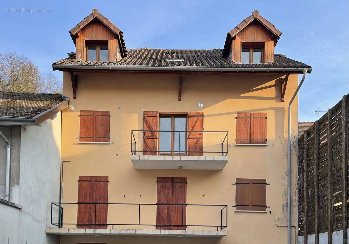 Appartement à LA TOUR-DU-PIN