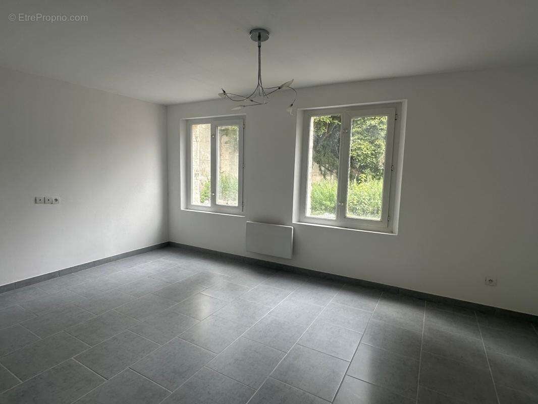 Maison à LA FERE