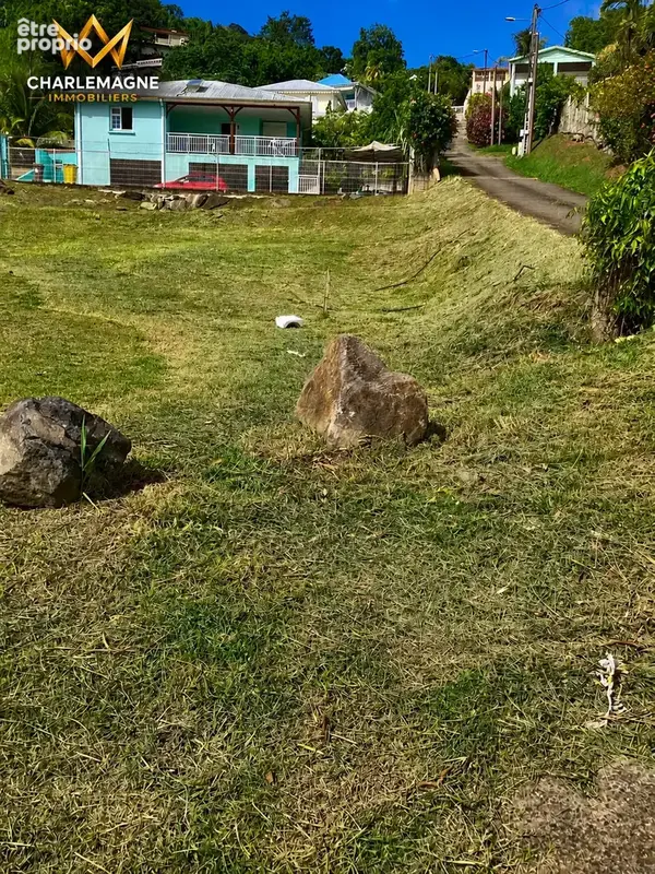 Terrain constructible de 835 m2   ducos, fond savane martinique - photo 2