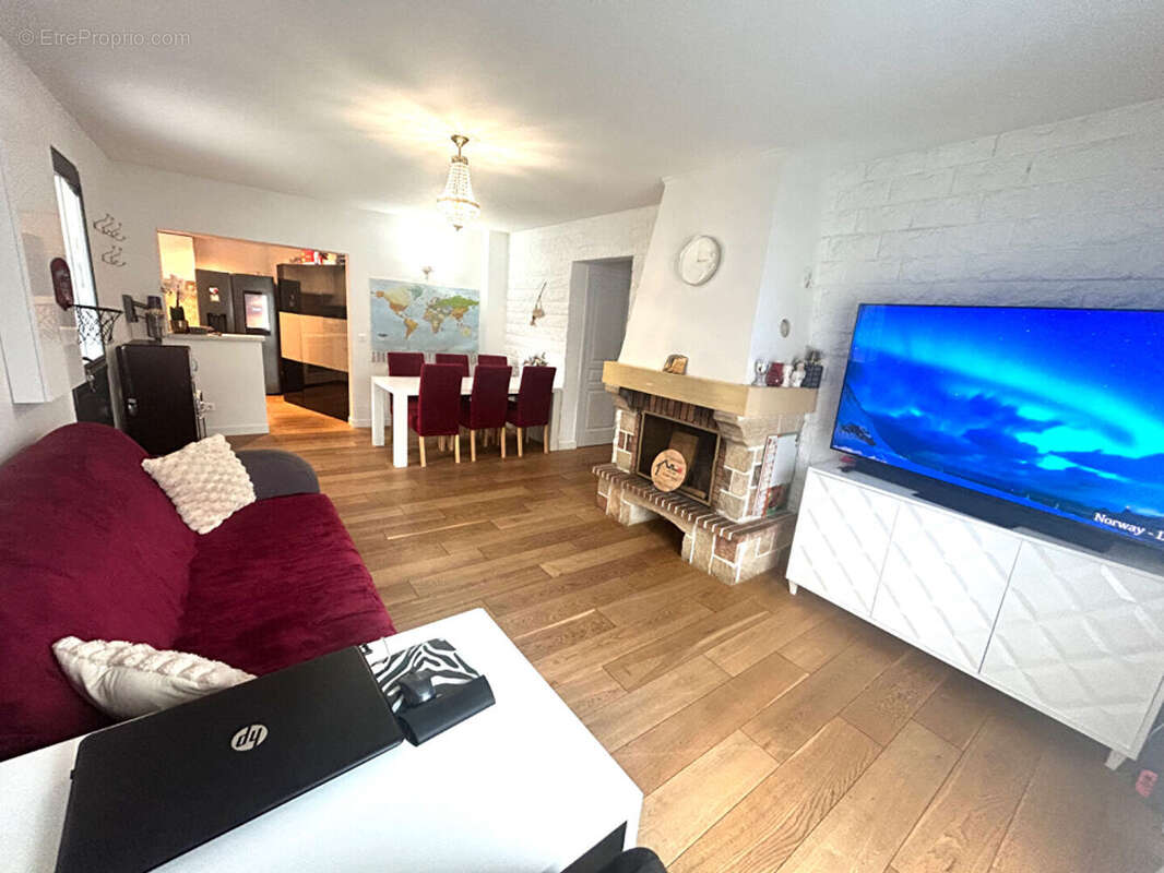 Maison à PARAY-VIEILLE-POSTE