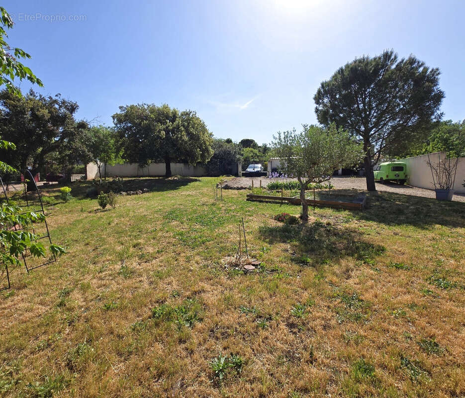 A vendre villa 4 chambres terrain 1500 m2 - photo 5