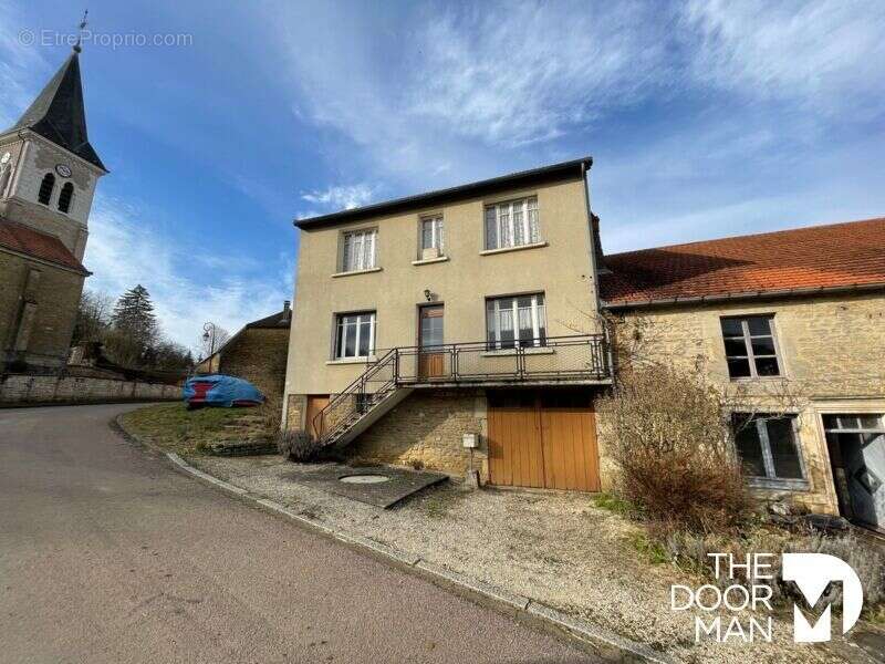 Maison à FRECOURT