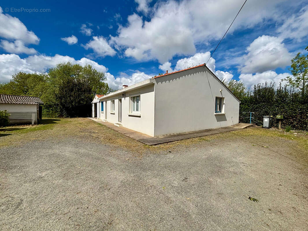 Maison à SALLERTAINE