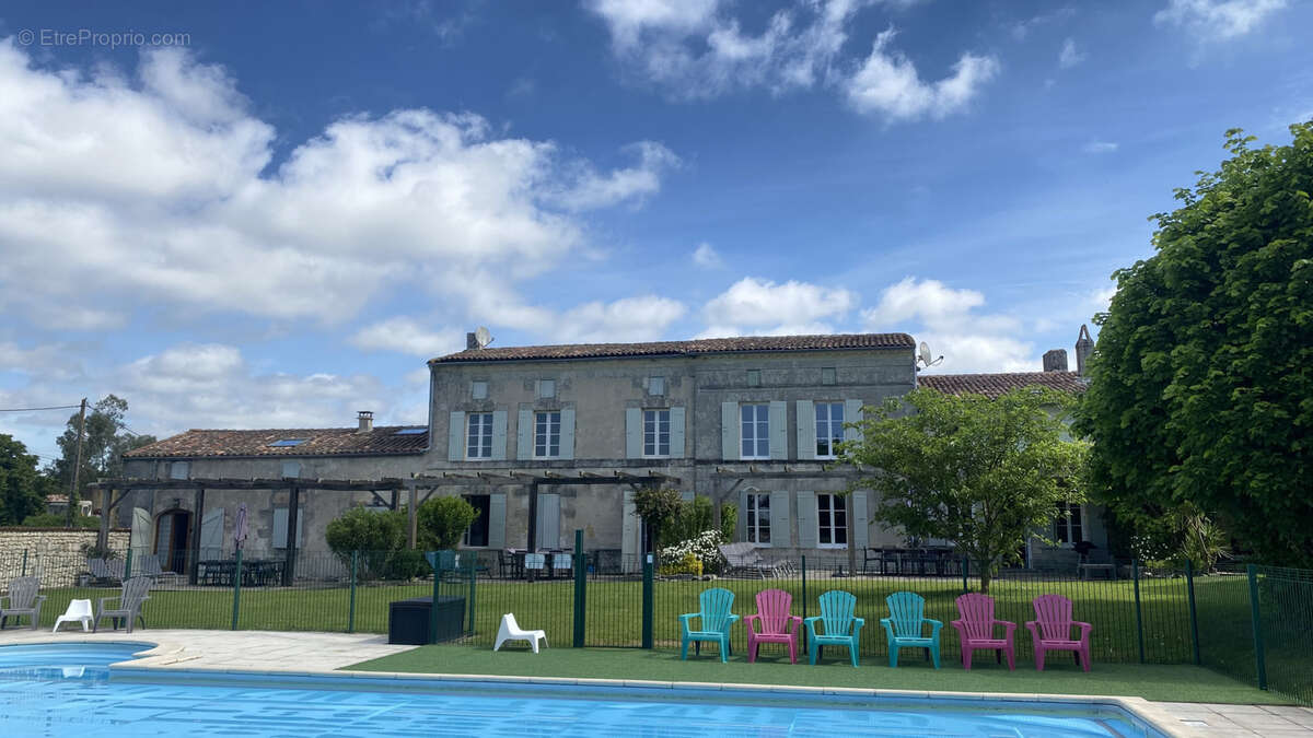 Maison à MORTAGNE-SUR-GIRONDE