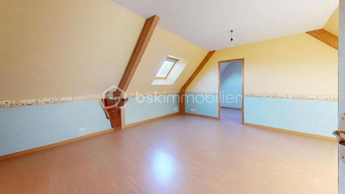 Maison à BELLEGARDE