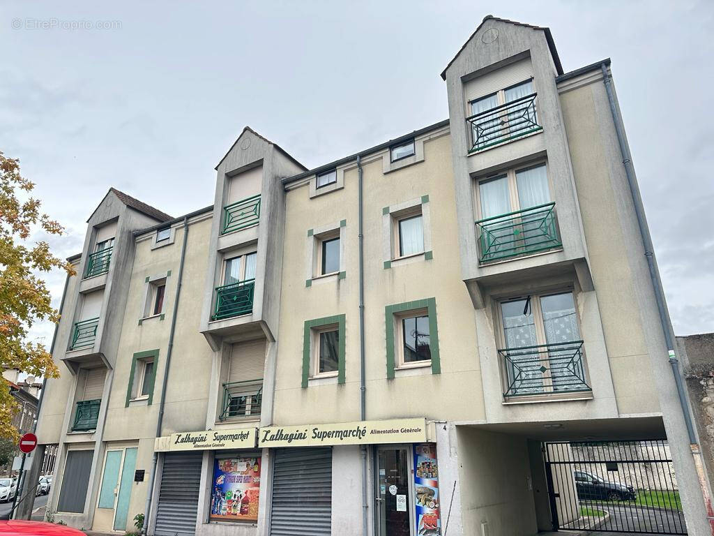 Appartement à CORBEIL-ESSONNES