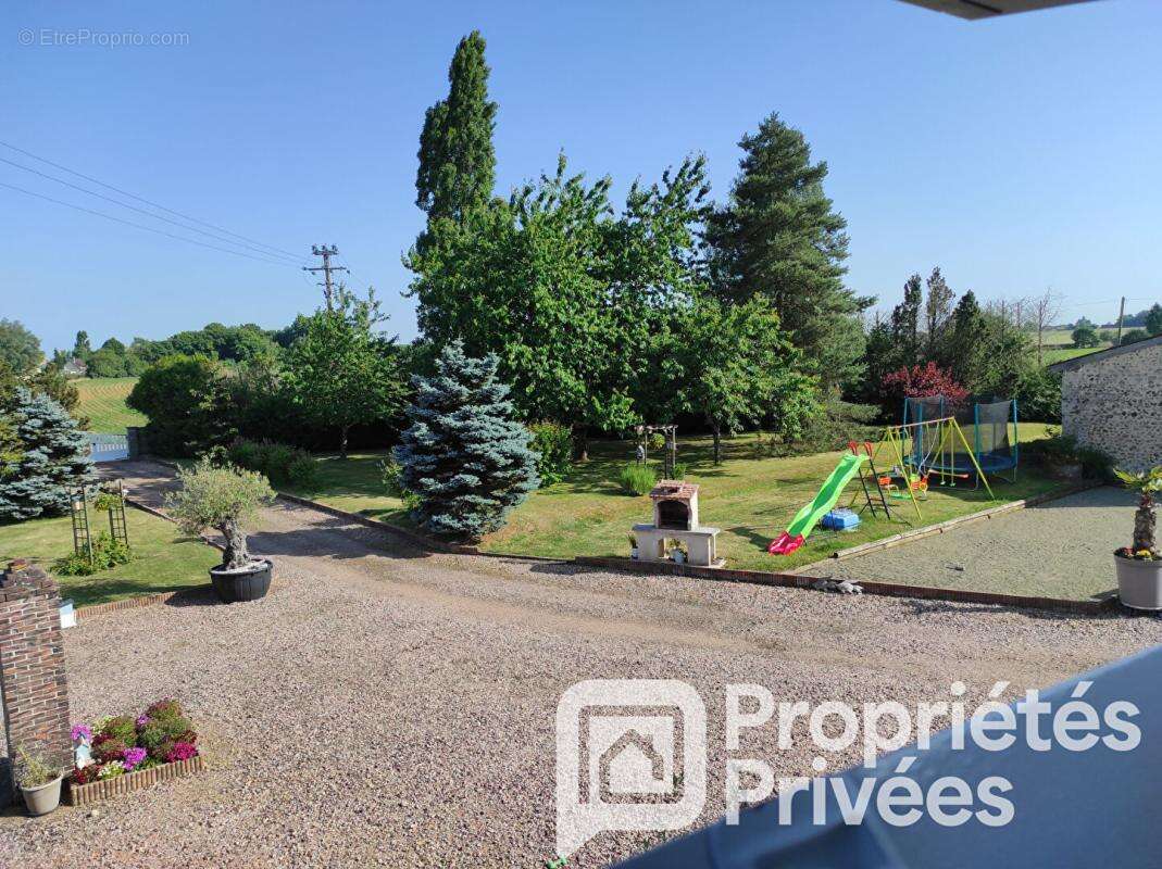 Maison à LONGNY-AU-PERCHE