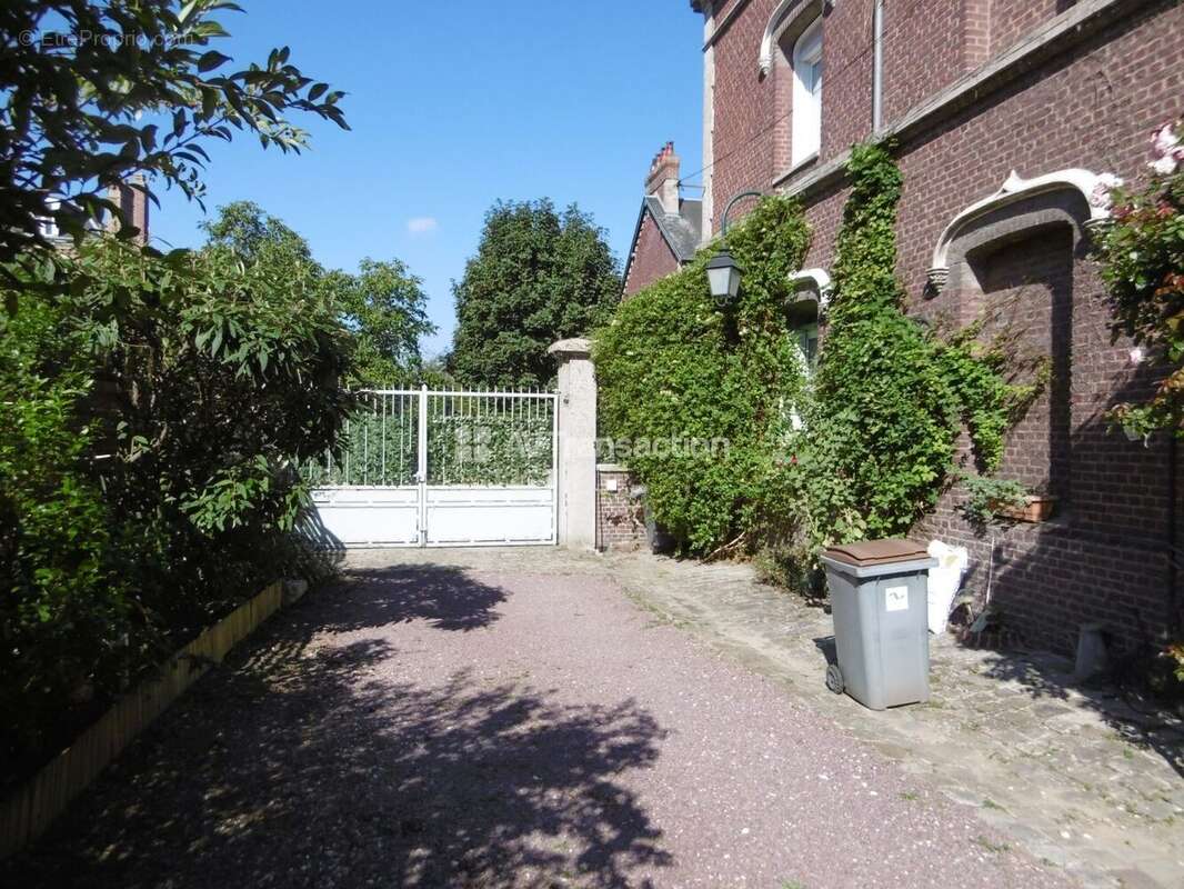 Autre à CAUDEBEC-LES-ELBEUF