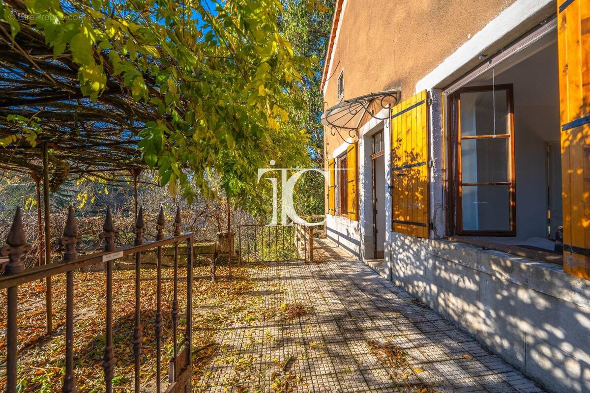 Maison à LAURAC-EN-VIVARAIS