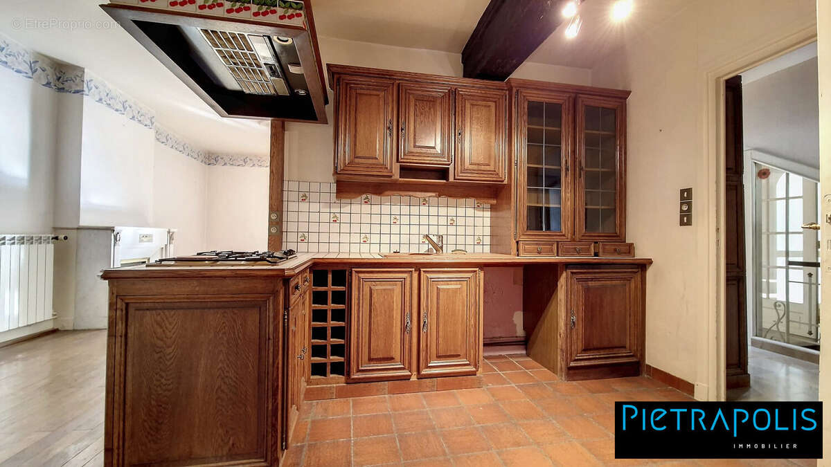 Appartement 380 m² à La Clayette  - photo 3