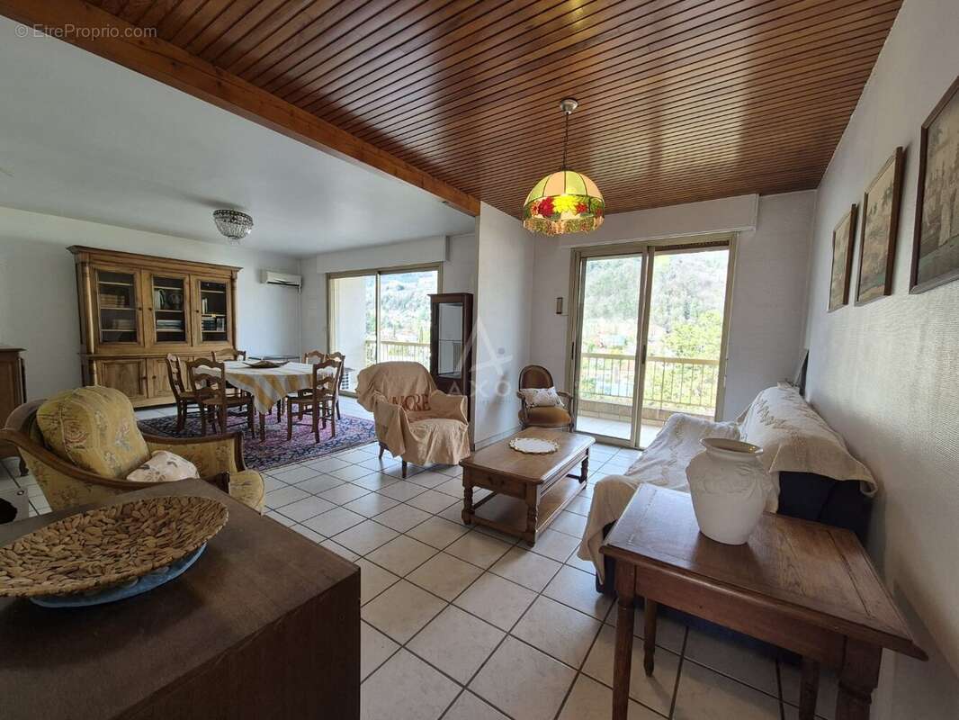 Appartement à MEYLAN