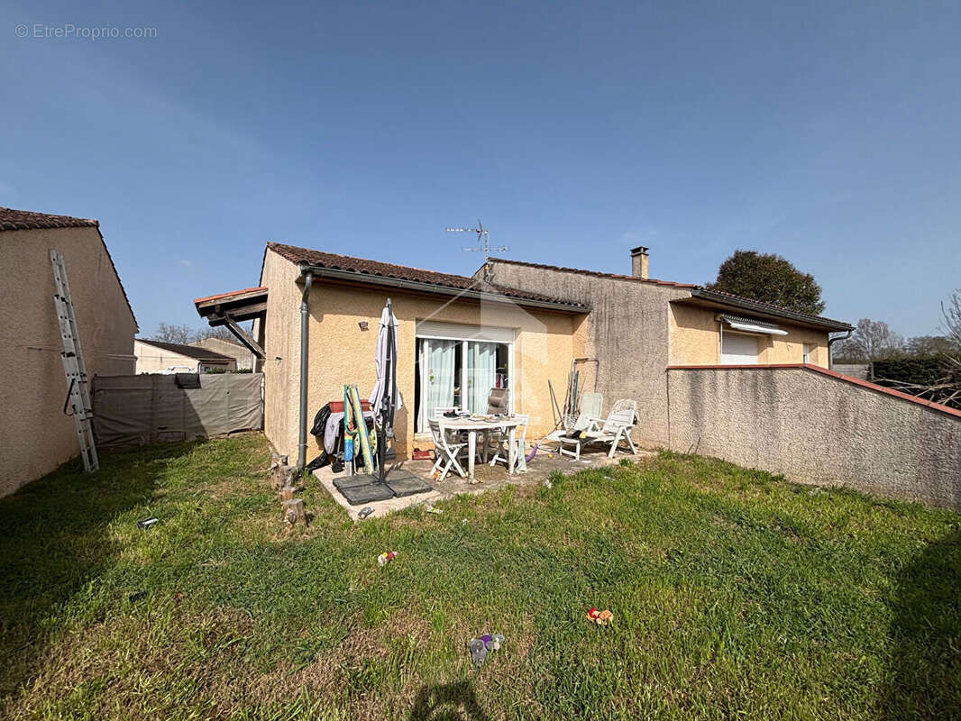 T2 avec terrasse et jardin - photo 3