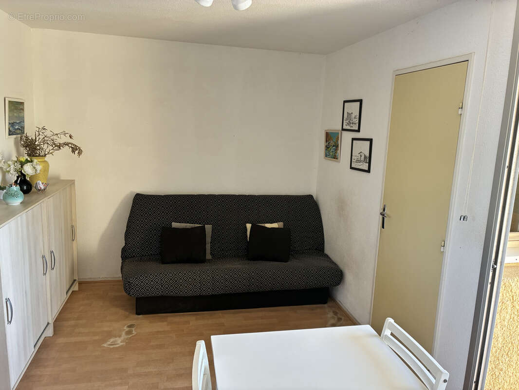 GRUISSAN, RIVE DROITE, Appartement meublé de type studio cabine avec terrasse + place de parking privative - photo 6
