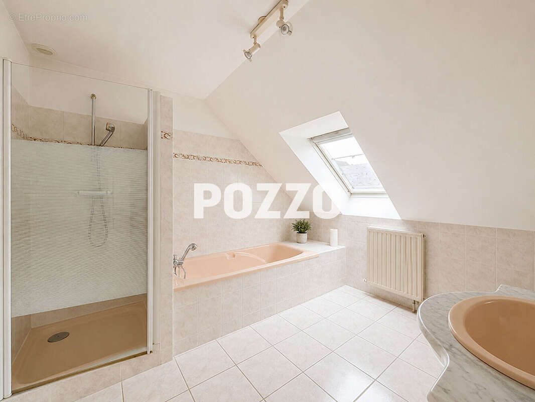 Maison Donville Les Bains 6 pièce(s) 140 m2 - photo 16
