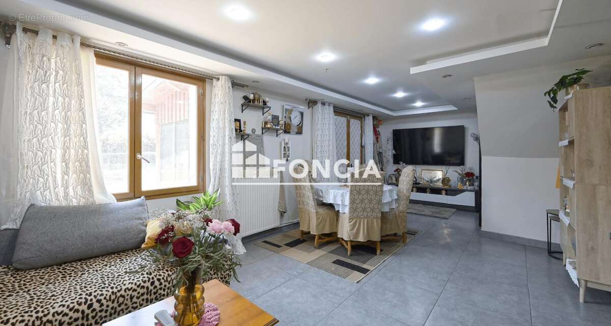 Maison à MONTMELIAN