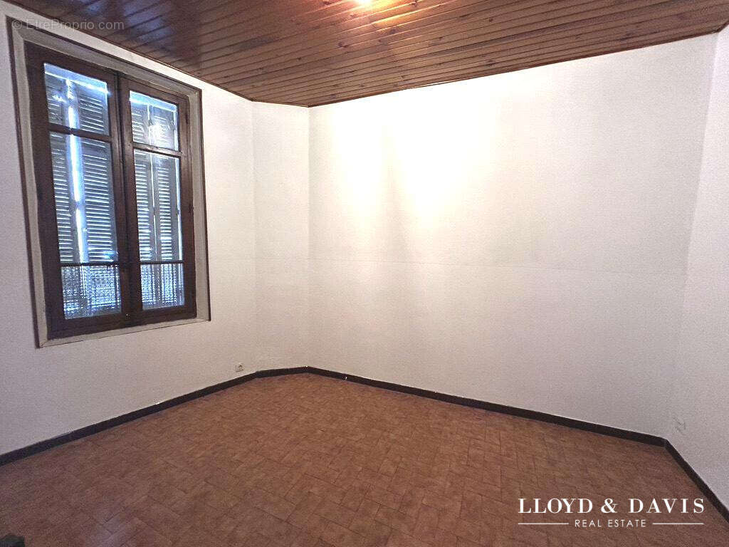 CHAMBRE  - Maison à MARSEILLE-5E