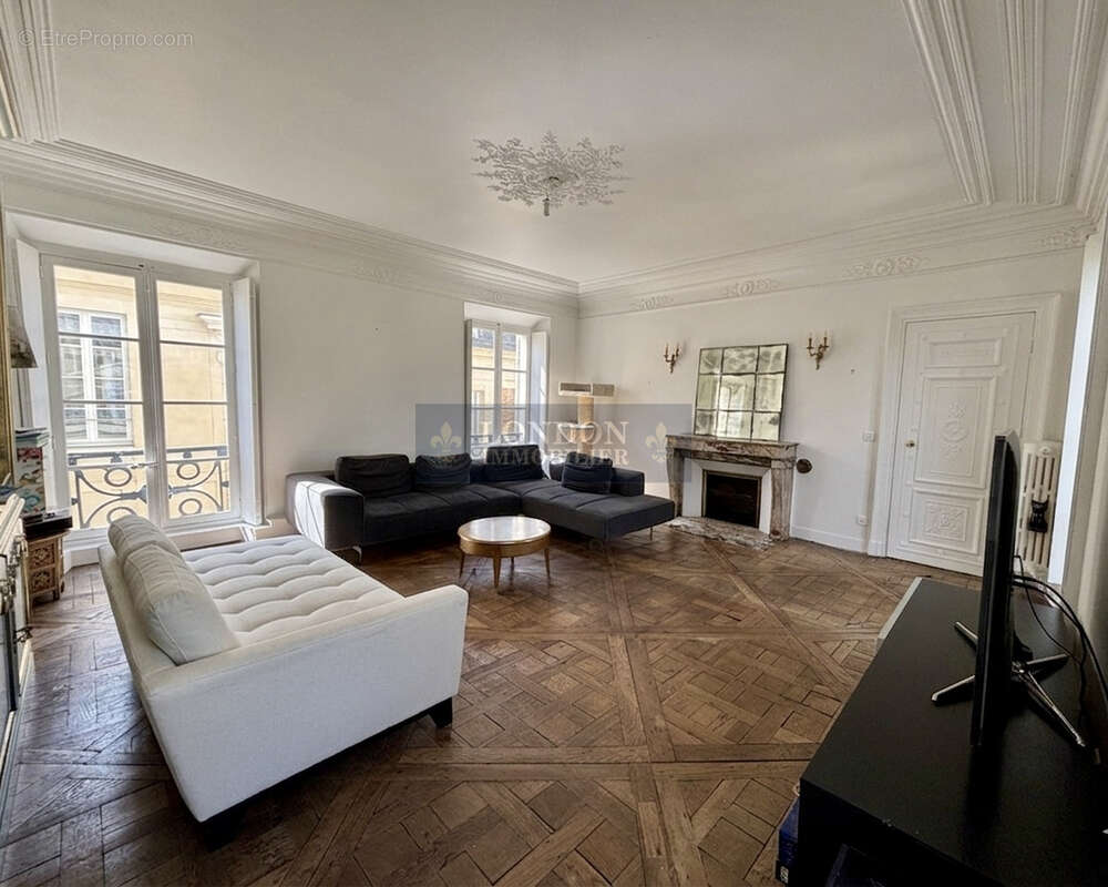 Appartement à VERSAILLES