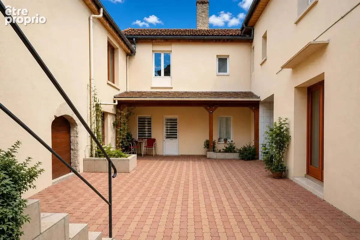 Immeuble de 14 pièces de 350 m² à Beaulieu-sur-Loire - photo 2