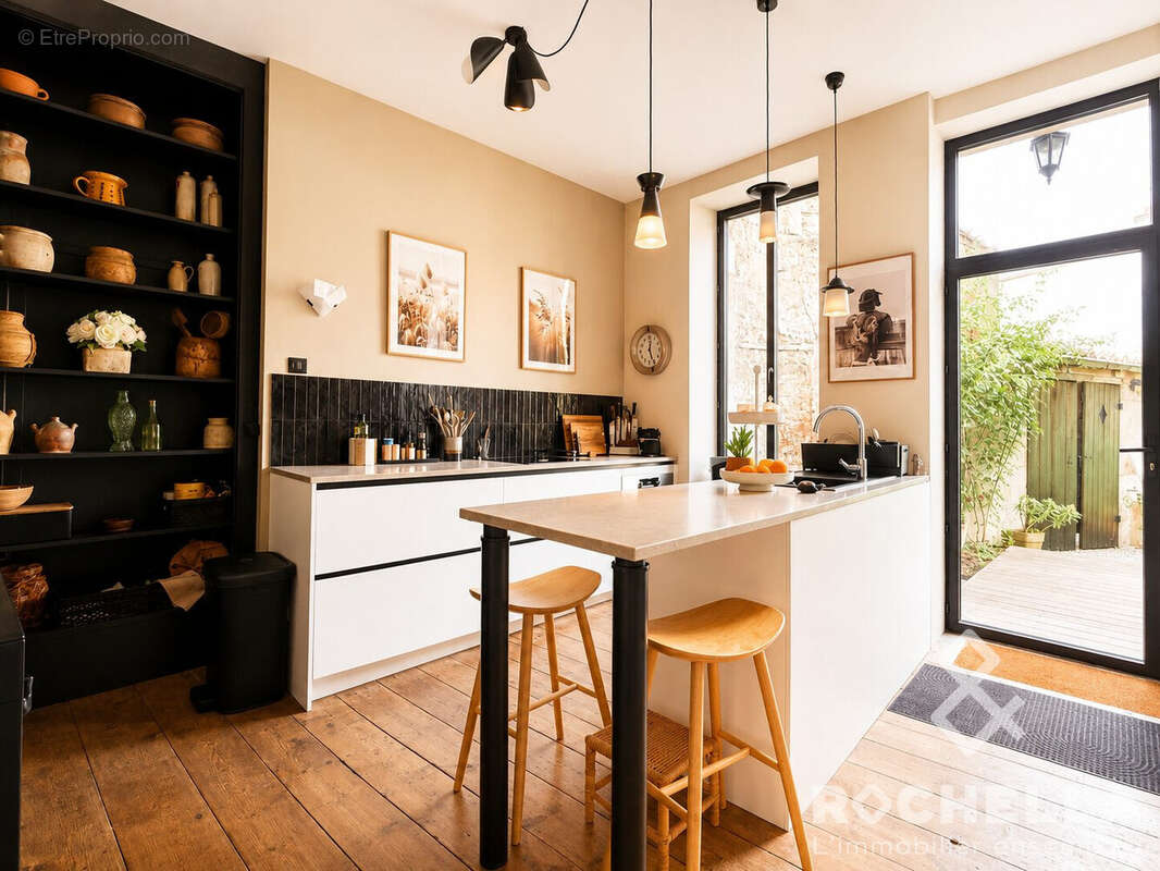 Maison 215 m² à Saint-Jean-D'angely  - photo 5