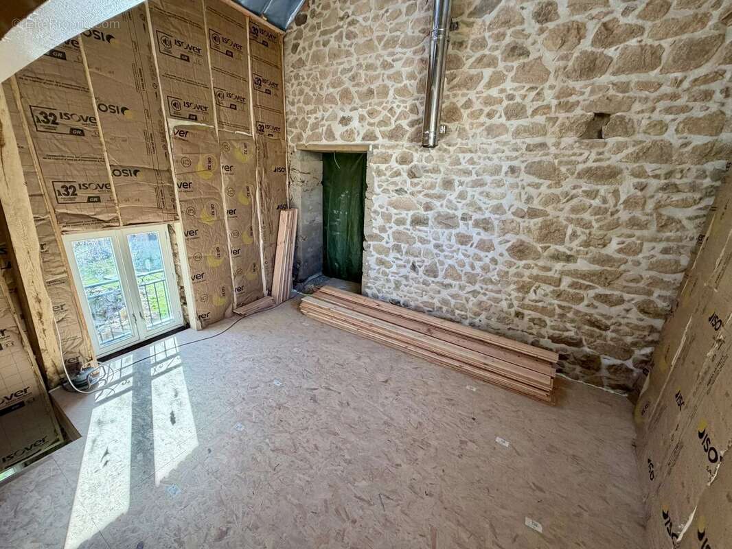 Maison à MONTSAUCHE-LES-SETTONS