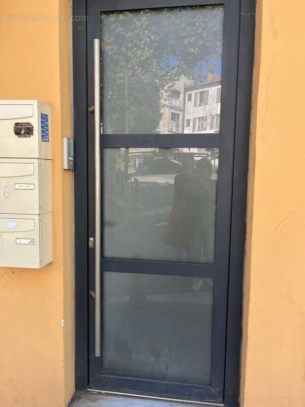 Appartement à SAINT-LAURENT-DU-VAR