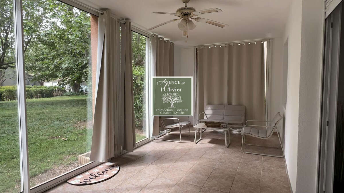 Appartement à SAINT-MARTIN-DE-CRAU