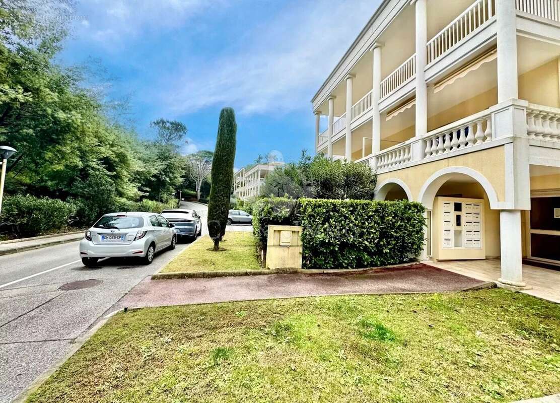 Appartement à MANDELIEU-LA-NAPOULE