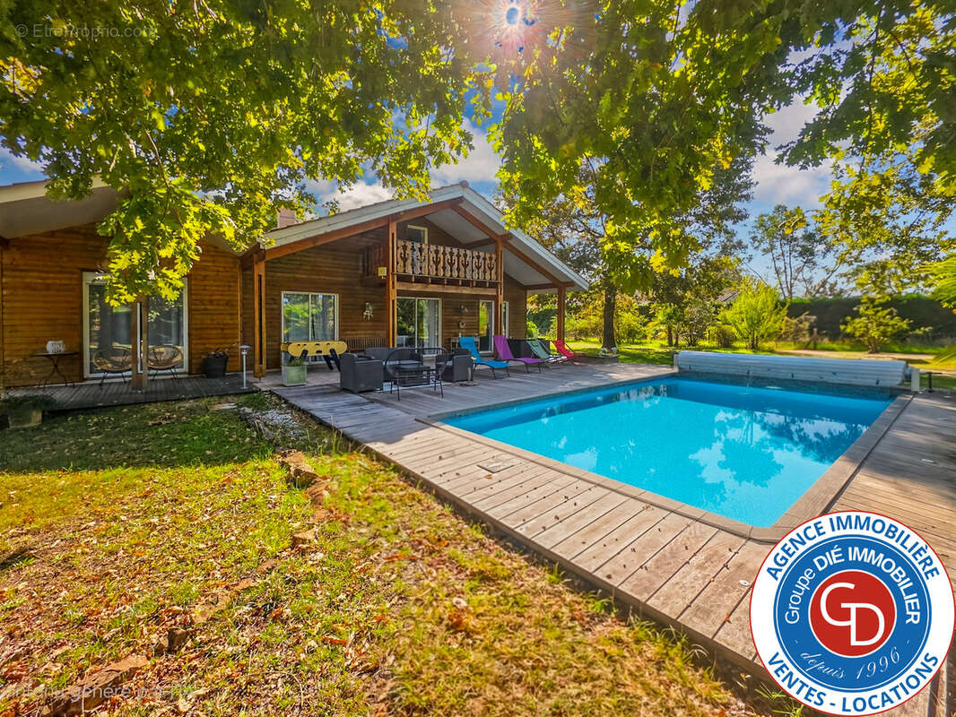 Villa avec 5 chambres, garage et piscine - photo 5