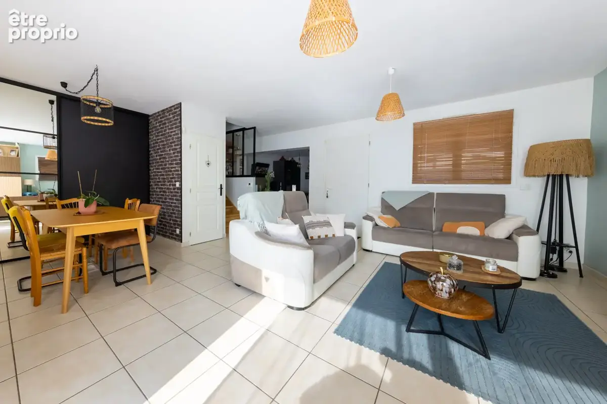 Vendargues- En exclusivité- Belle maison de type T5 de 105 m2 sur 213 M2 - photo 8