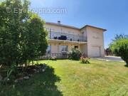 Maison à SAINT-PANTALEON-DE-LARCHE